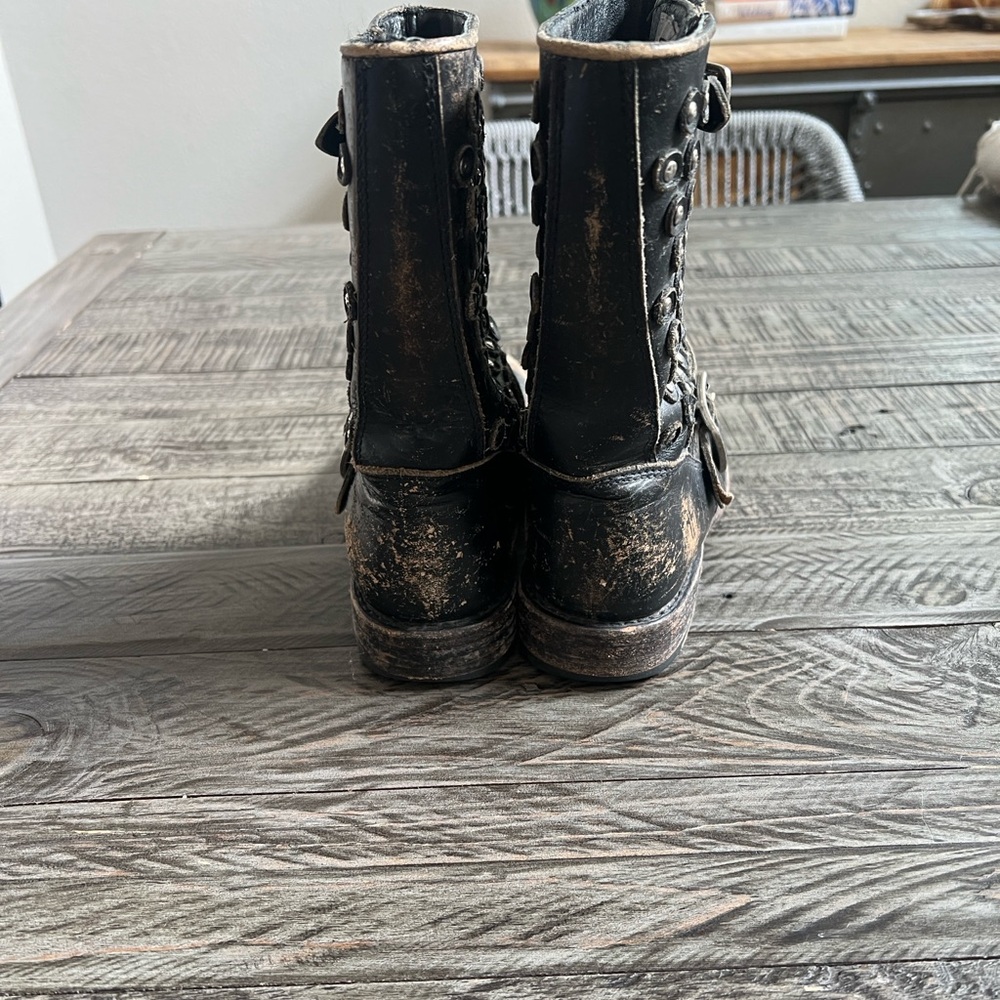 Frye Black Leather Boots with Silver Studs distressed some all over wear size 8 - Picture 11 of 16